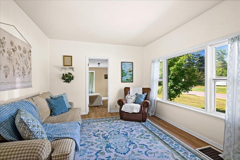 202 Ashland Ave, Carlton, MN 55718