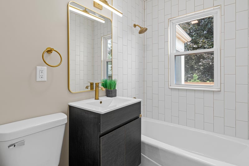 1394 Mackubin St, Saint Paul, MN 55117