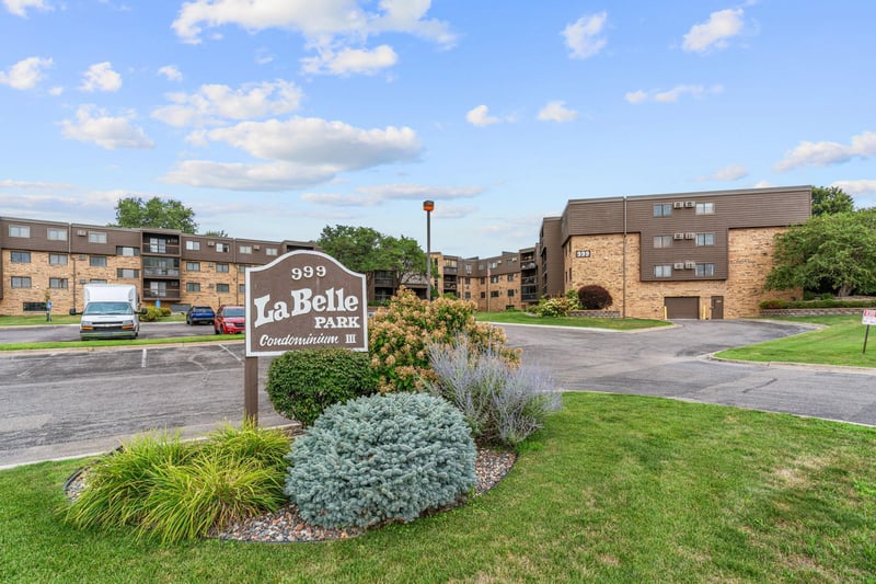 999 41st Ave NE #114, Columbia Heights, MN 55421
