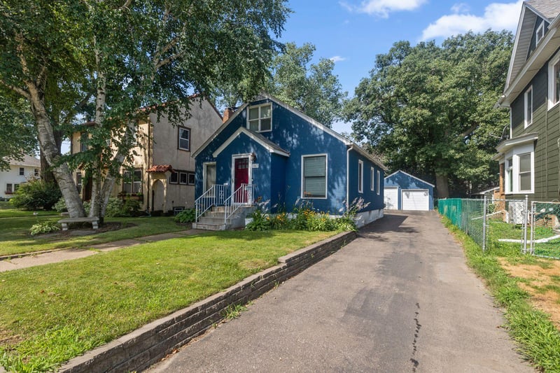 867 Delaware Ave, Saint Paul, MN 55107