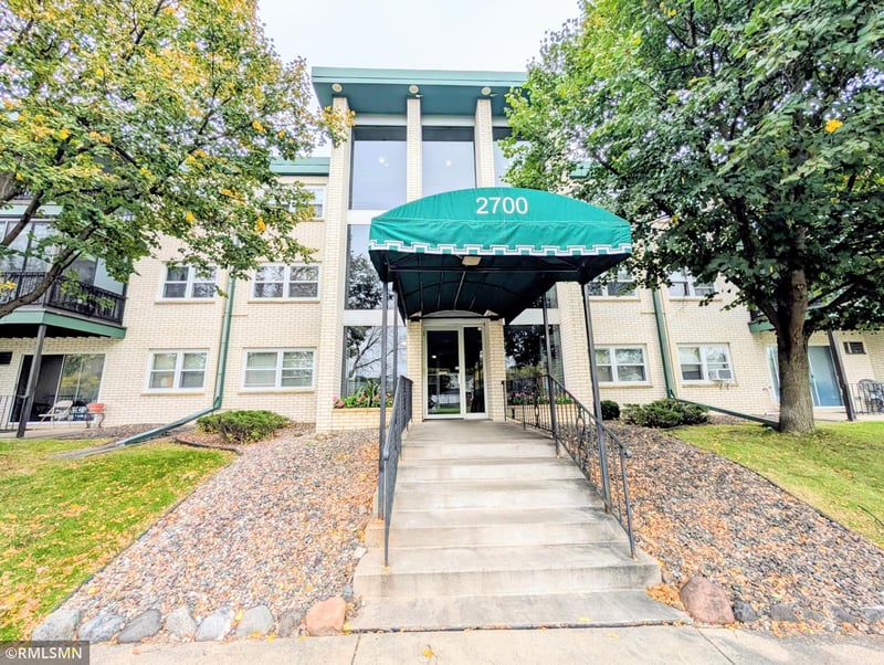2700 Dale St N #A214, Roseville, MN 55113