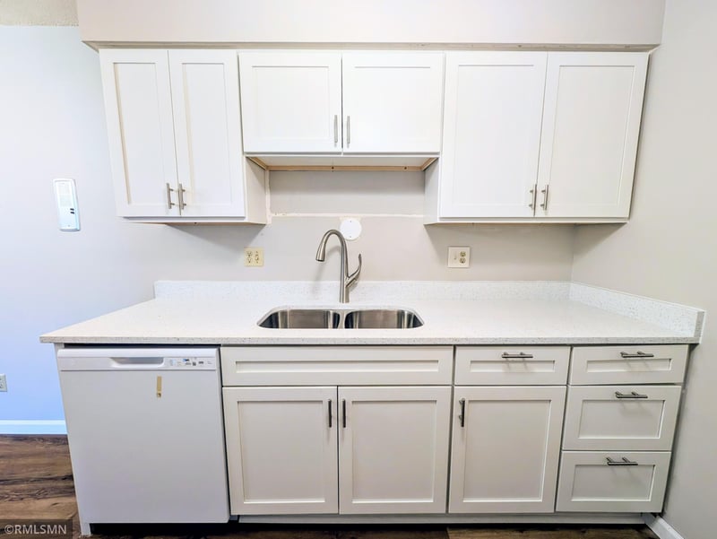 2700 Dale St N #A214, Roseville, MN 55113