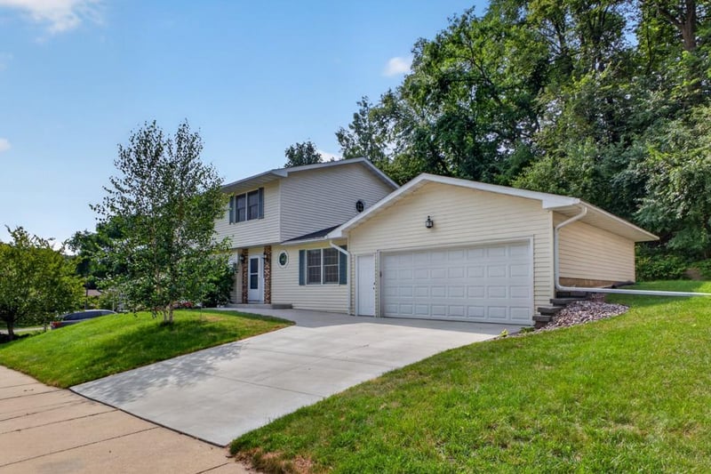 1726 Walden Ln SW, Rochester, MN 55902