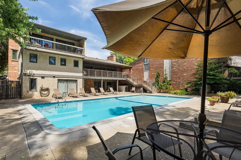 6124 Blake Ridge Rd, Edina, MN 55436
