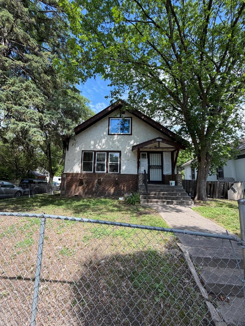 3250 Bryant Ave N, Minneapolis, MN 55412