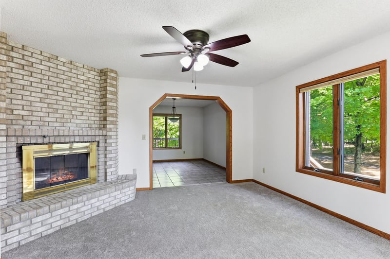 2133 Trumble Ct, Chaska, MN 55318