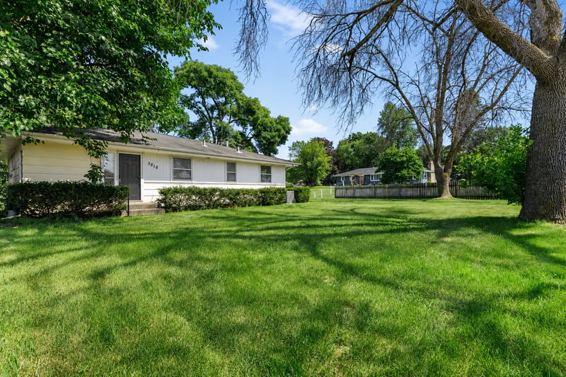 3818 W 103rd St, Bloomington, MN 55431