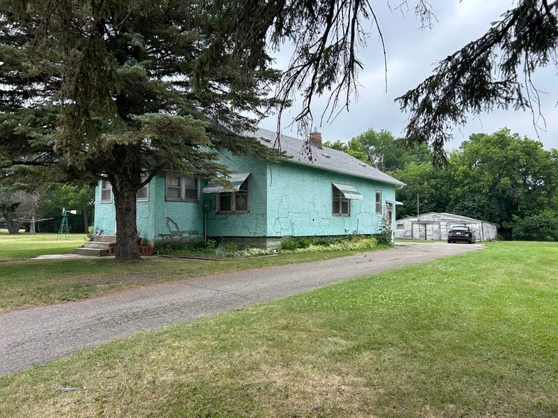601 11th St E, Thief River Falls, MN 56701