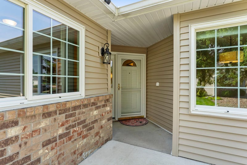 7632 Newbury Rd, Woodbury, MN 55125