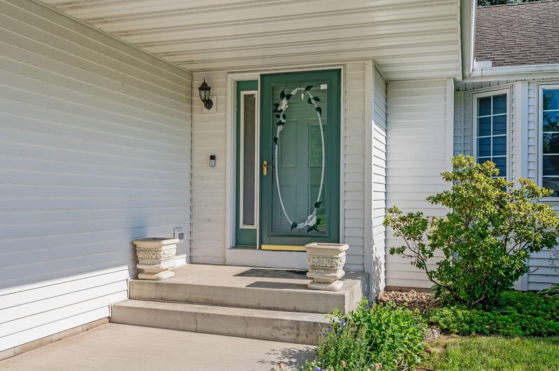 19 La Mar Ct, North Mankato, MN 56003