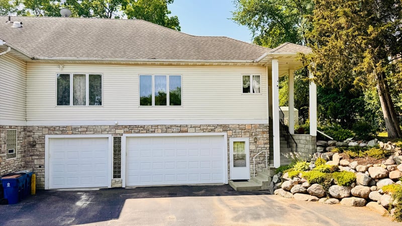 9516 12th Ave S, Bloomington, MN 55425