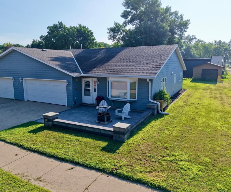 1153 5th Ave, Windom, MN 56101