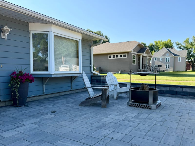 1153 5th Ave, Windom, MN 56101