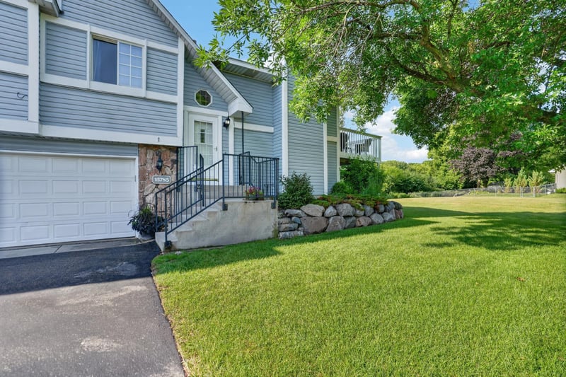 15785 Hannover Pa, Apple Valley, MN 55124