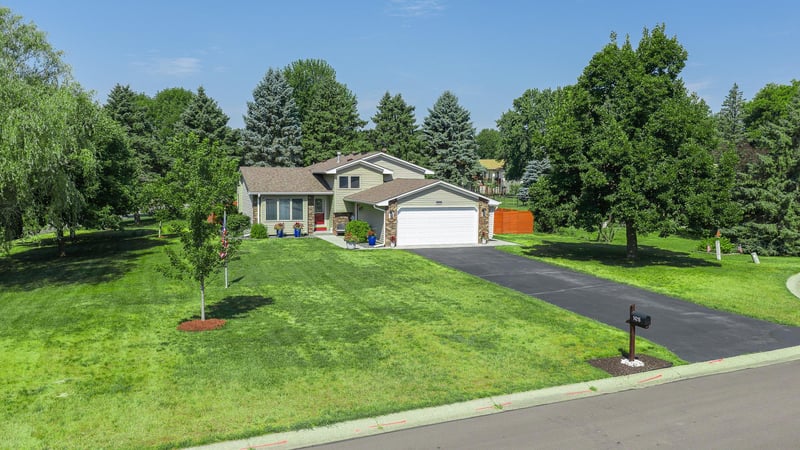 14216 Underclift Ct NW, Andover, MN 55304