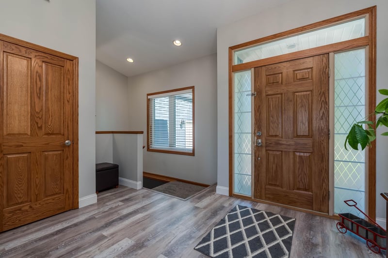 301 7th St NW, New Richland, MN 56072