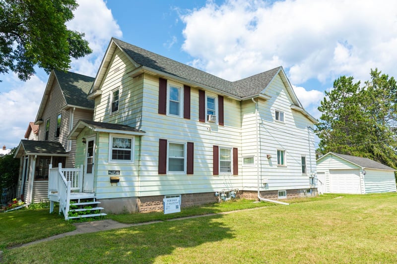 205 4th St N, Virginia, MN 55792