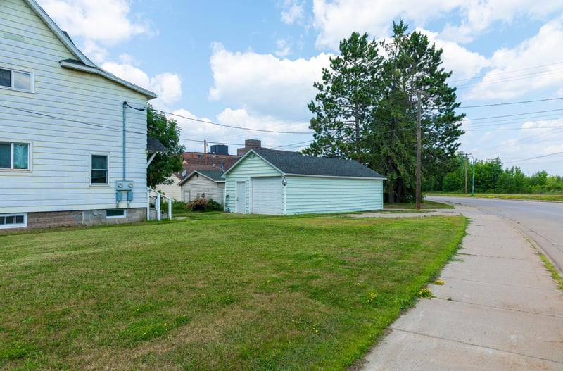 205 4th St N, Virginia, MN 55792