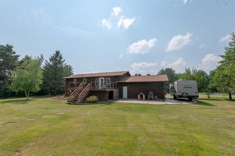 512 Pinetree Dr, Perham, MN 56573
