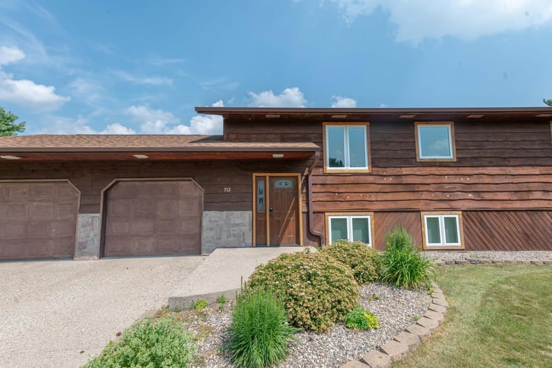 512 Pinetree Dr, Perham, MN 56573