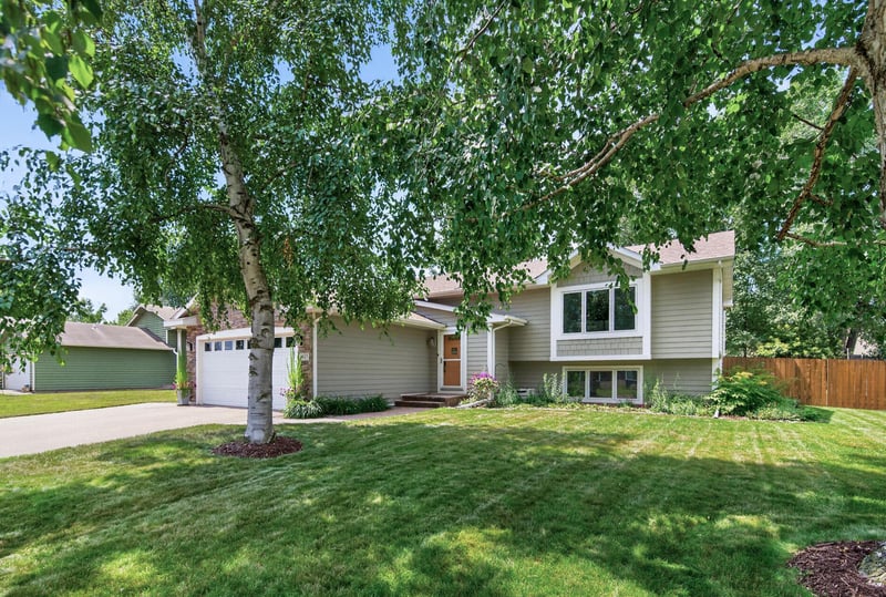 1415 Sycamore Ln N, Plymouth, MN 55441