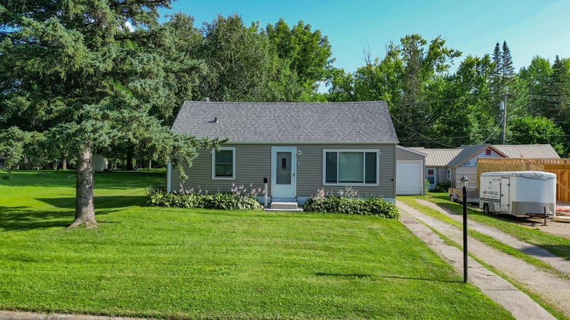 620 E Adolphus Ave, Fergus Falls, MN 56537