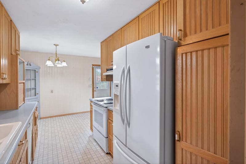 10475 6th St NE, Blaine, MN 55434