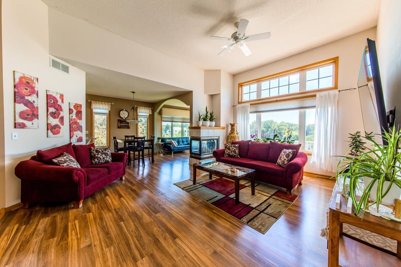 15157 Crestone Cir, Rosemount, MN 55068