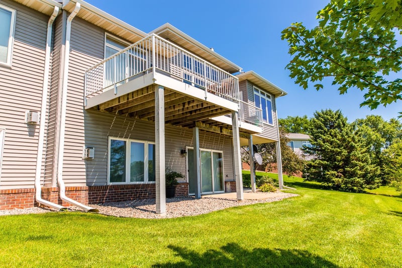 15157 Crestone Cir, Rosemount, MN 55068