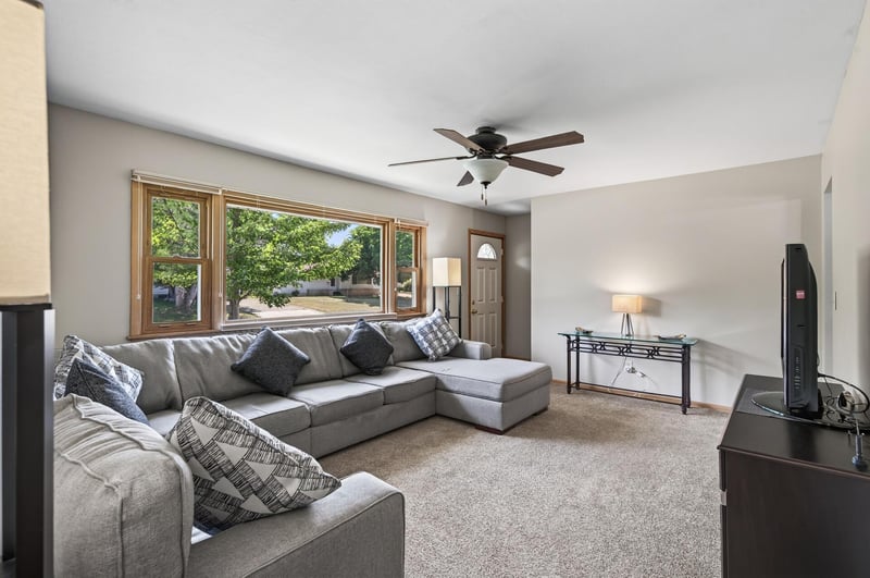 6320 Jackson St NE, Fridley, MN 55432