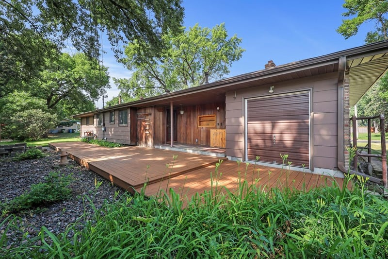 999 Overton Dr NE, Fridley, MN 55432