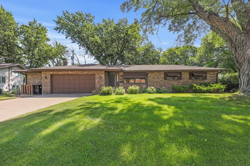 999 Overton Dr NE, Fridley, MN 55432