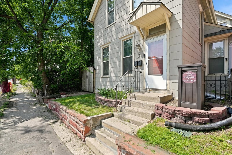 53 Dale St N, Saint Paul, MN 55102