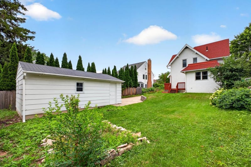 429 15th Ave SW, Rochester, MN 55902