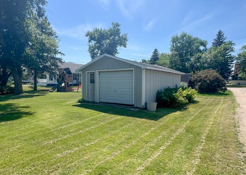 212 Norman Ave NW, Twin Valley, MN 56584