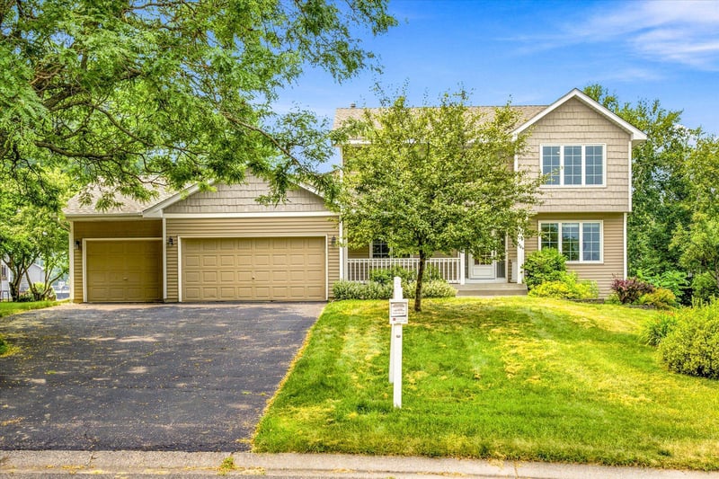 1722 Orchard Dr, Woodbury, MN 55125