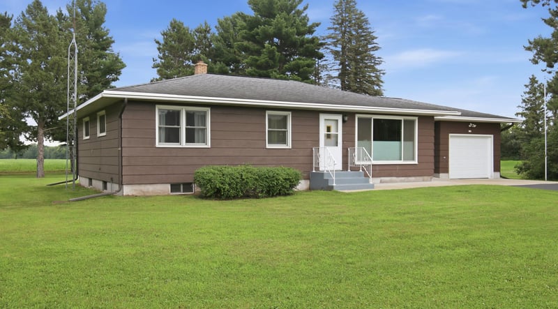 89 East St, Boyceville, WI 54725