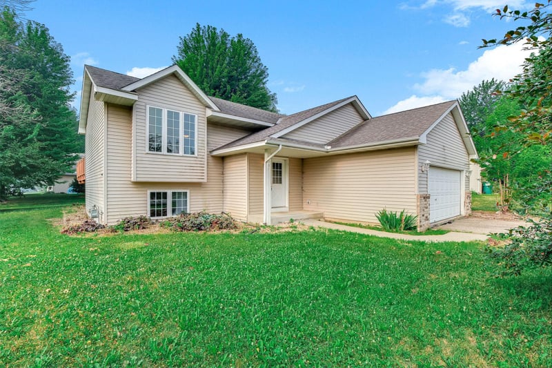 8181 Ravenrock Rd, Rockford, MN 55373