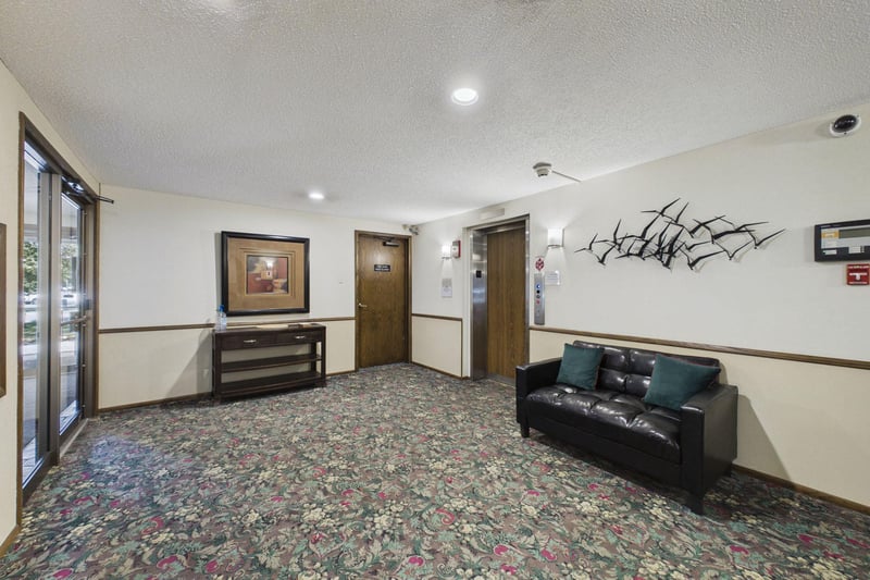 260 Westview Dr #303, West Saint Paul, MN 55118