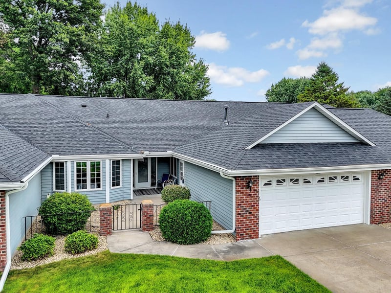 1123 Lois Ct, Shoreview, MN 55126