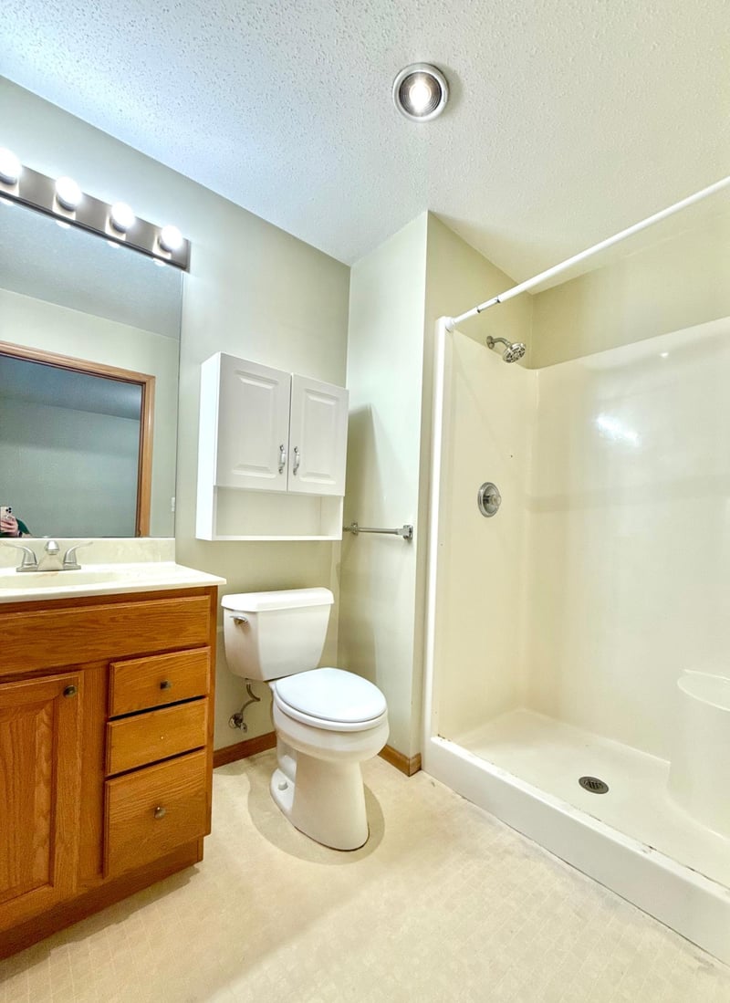 939 Mayvis Blvd, Mankato, MN 56001