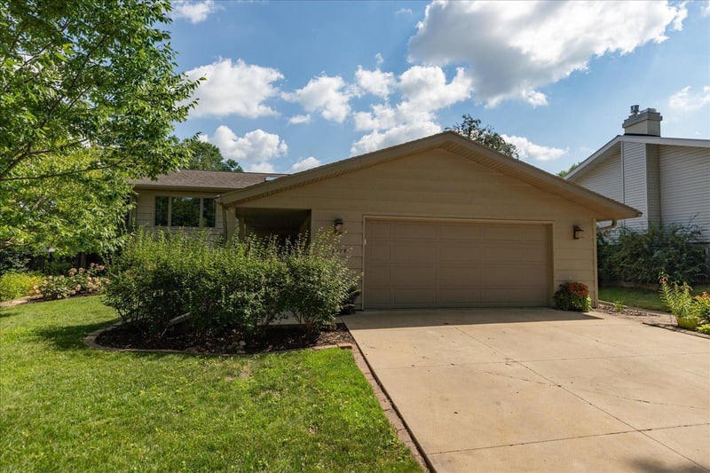 2524 25th St NW, Rochester, MN 55901