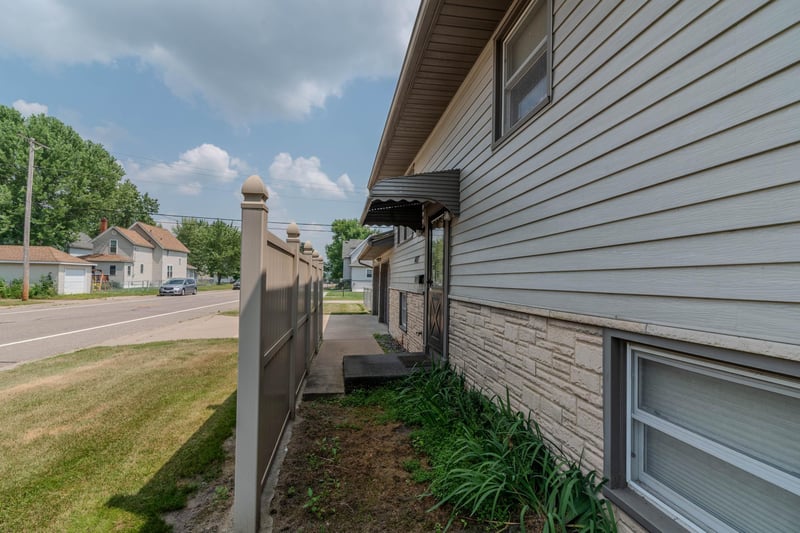 407 5th Ave SW, Little Falls, MN 56345