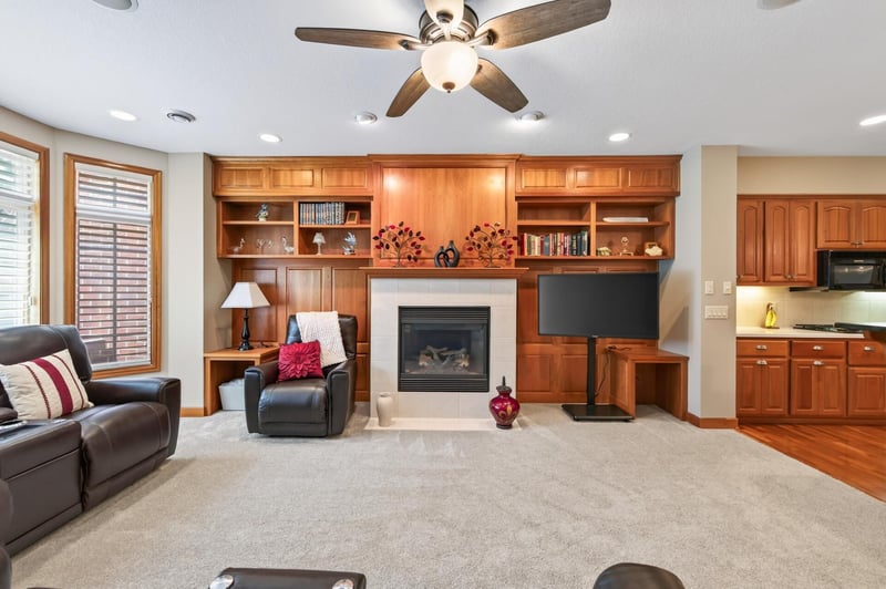 10776 Falling Water Ln #B, Woodbury, MN 55129