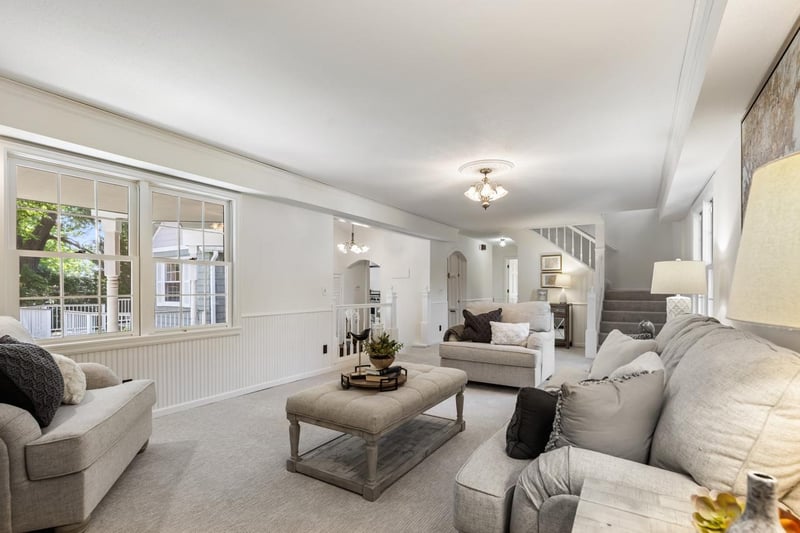 6630 Horseshoe Curve, Chanhassen, MN 55317
