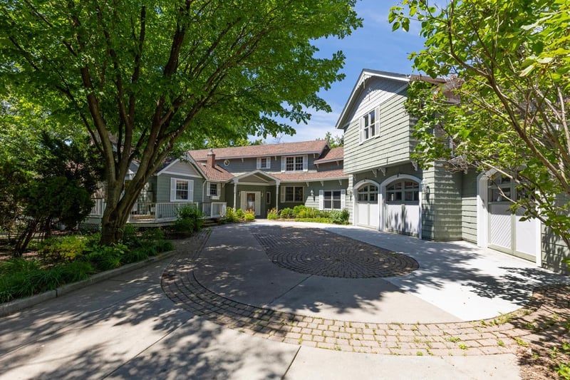 6630 Horseshoe Curve, Chanhassen, MN 55317