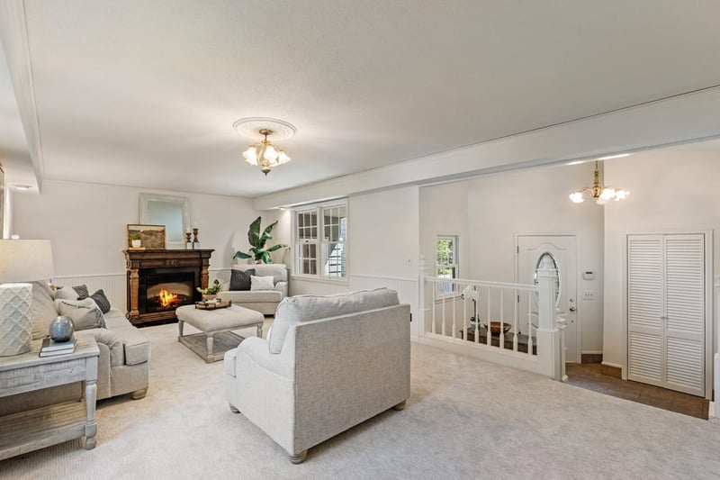 6630 Horseshoe Curve, Chanhassen, MN 55317