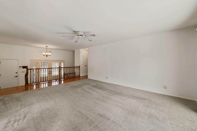 1329 Kassan Dr, South Saint Paul, MN 55075