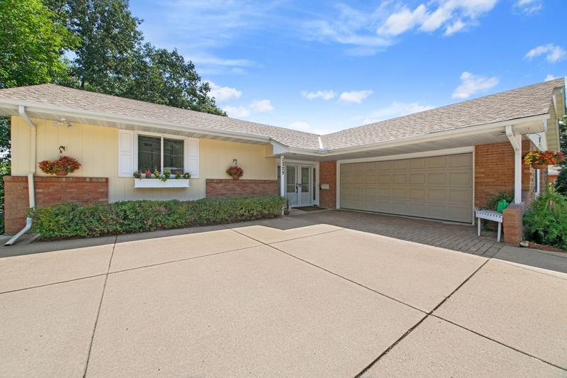 1329 Kassan Dr, South Saint Paul, MN 55075