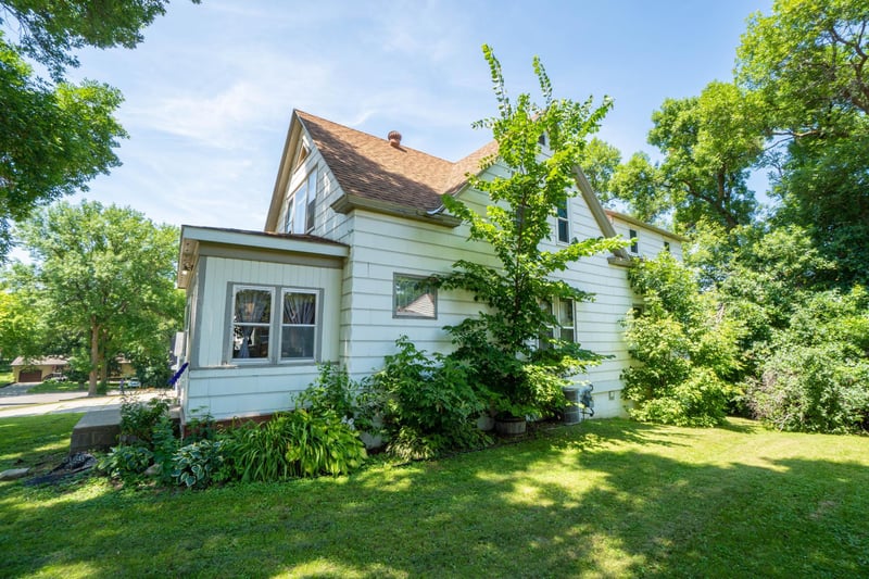 411 E Gustavus Ave, Fergus Falls, MN 56537